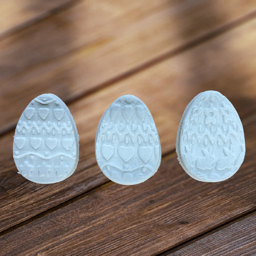 3 small Easter eggs bunny with flowers,.