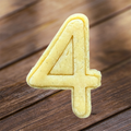 Zahl "4"