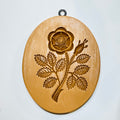 Rose mit Knospe im Oval